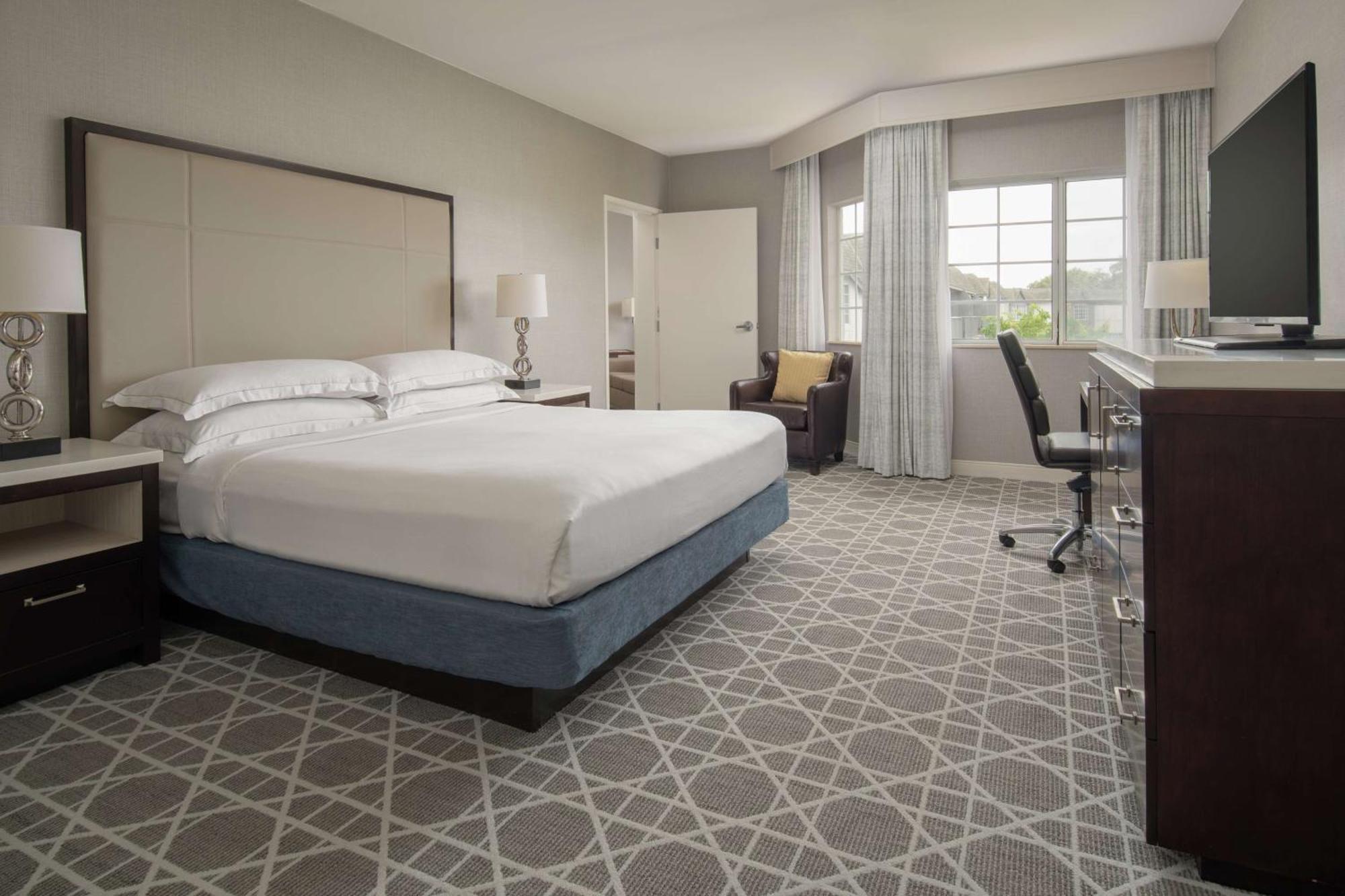 Hilton San Diego/Del Mar Exterior photo