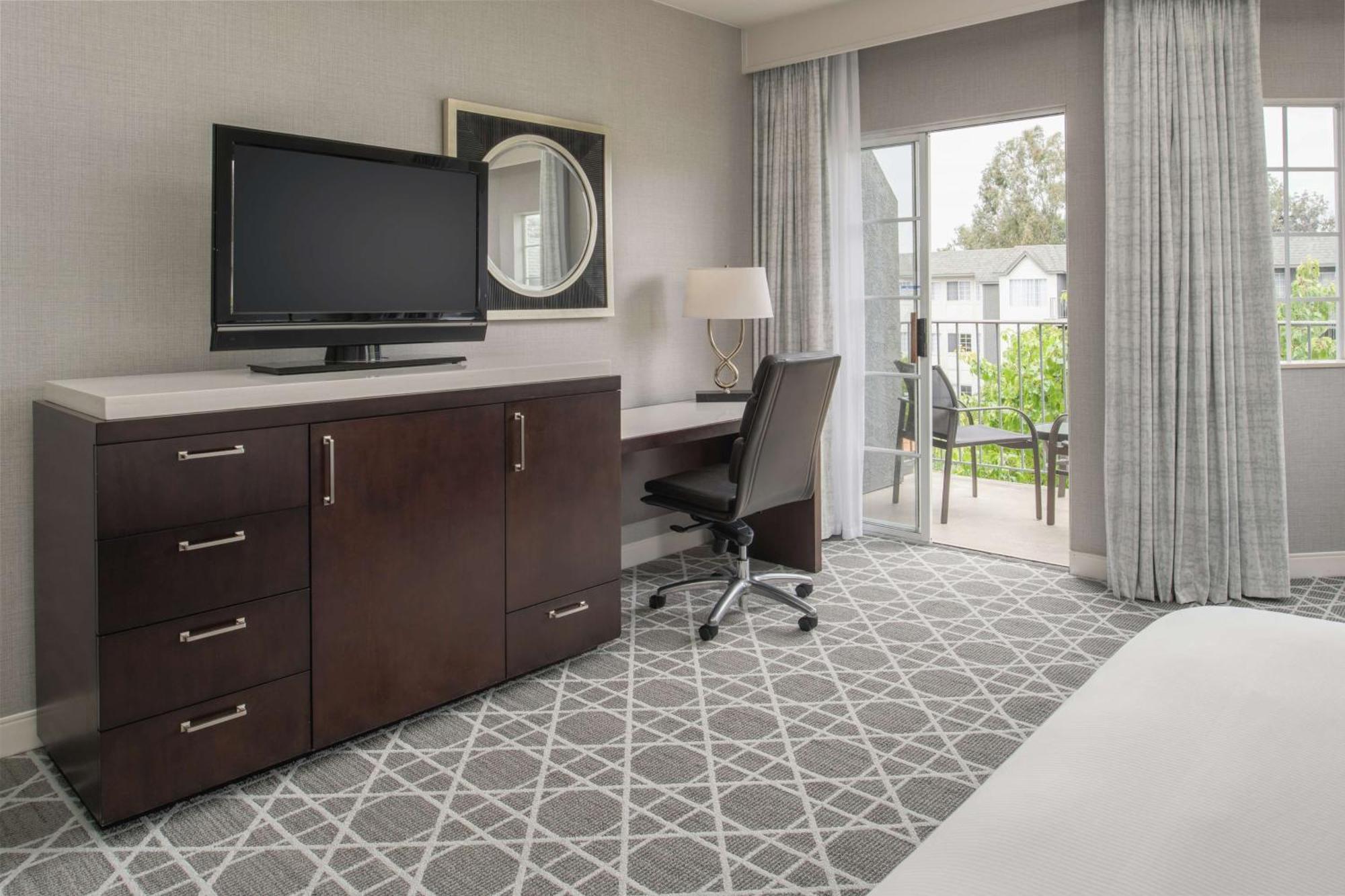Hilton San Diego/Del Mar Exterior photo