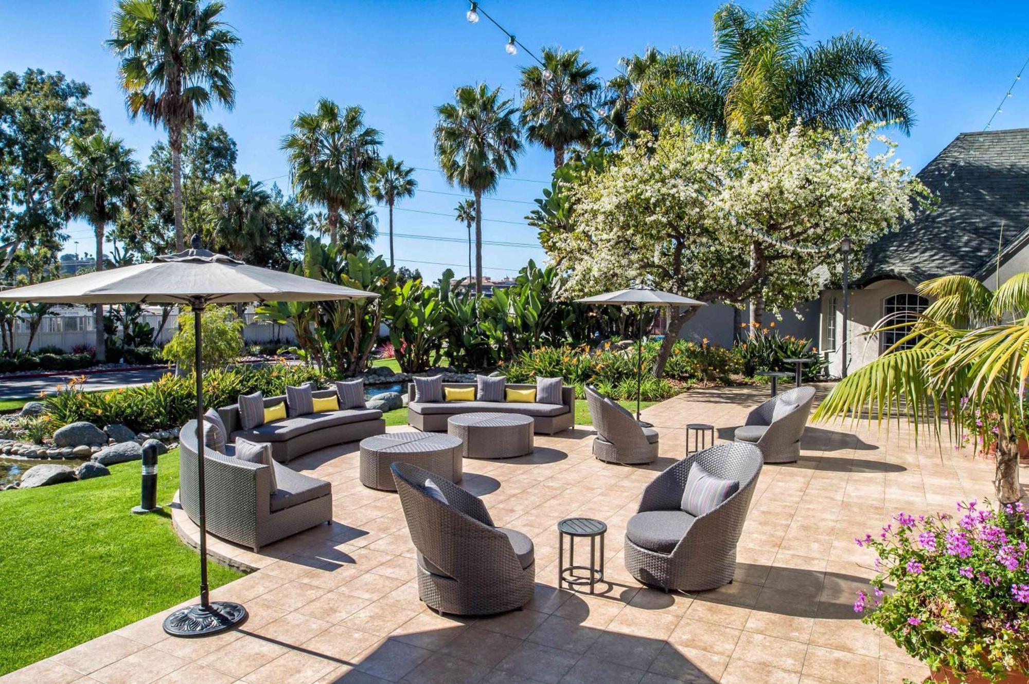 Hilton San Diego/Del Mar Exterior photo