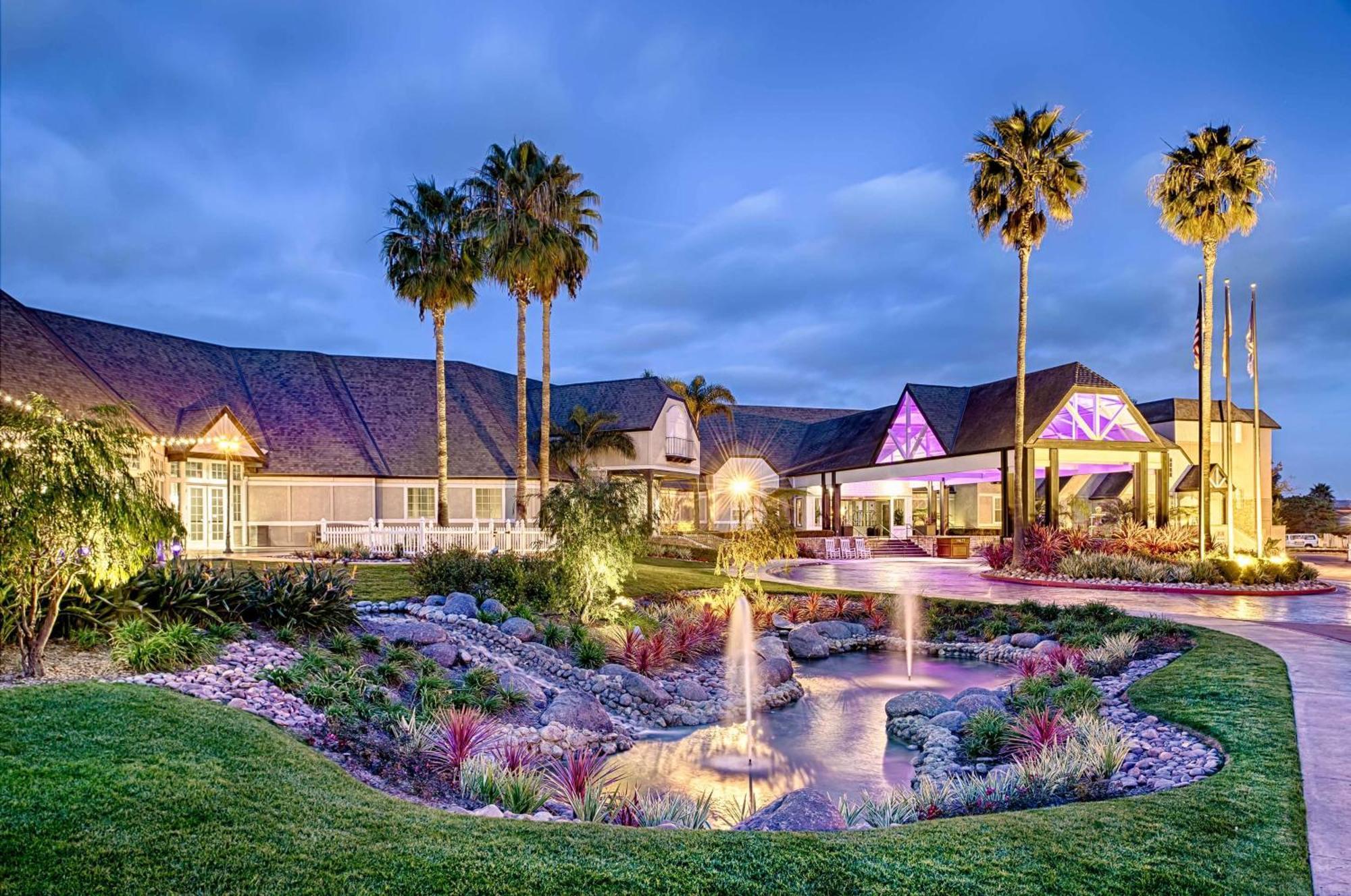 Hilton San Diego/Del Mar Exterior photo